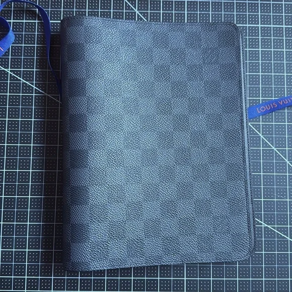Louis Vuitton Desk Agenda Cover A5 insert size, Damier Black - Picture 2 of 13